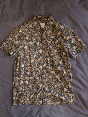 American Eagle Men's Floral Button-up